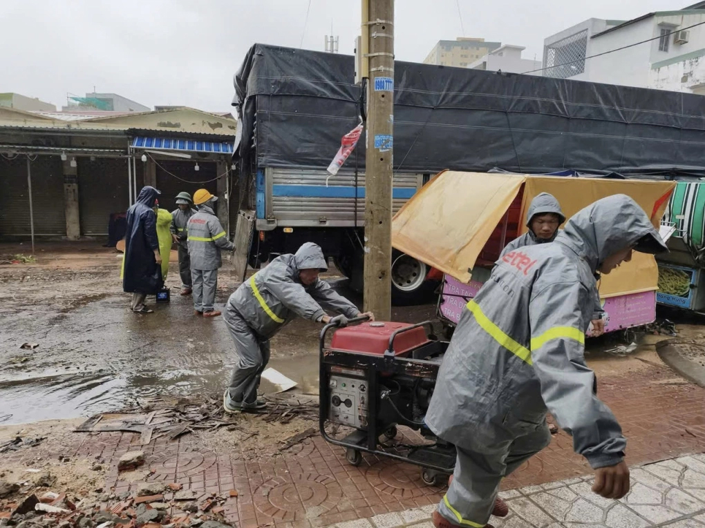 Triển khai xe phát sóng cơ động đảm bảo liên lạc vùng thiên tai