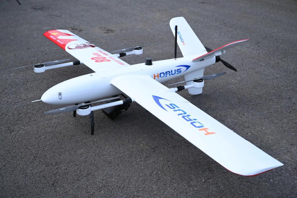 Người dân được trải nghiệm UAV, robot trên phố đi bộ Hồ Gươm