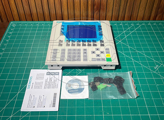 Operator Panel; P/N: 6AV6542-0BB15-2AX0; MFR: Siemens