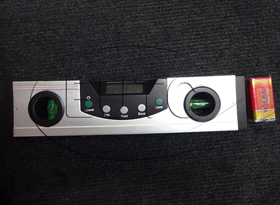 THƯỚC THỦY ĐIỆN TỬ 225MM 2 TIA LASER, ĐẾ TỪ TÍNH