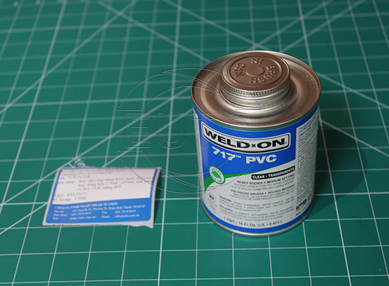 Keo dán ông nhựa PVC hiệu WELD-ON, loại đóng hộp 1 Pint 1473ml, mã hàng: 717PT CLR, hãng IPS