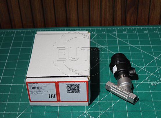 Angle seat globe valve