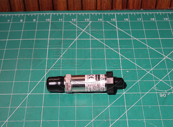 Cảm biến áp suất CE6110-B1054-K1020.1-T120-H1