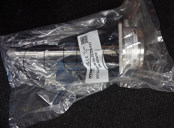 RH & TEMP TRANSMITTER