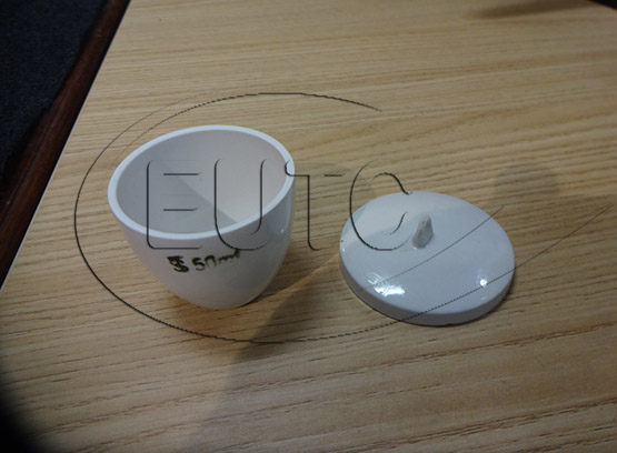 Porcelain crucible with laboratory lid, capacity 50ml