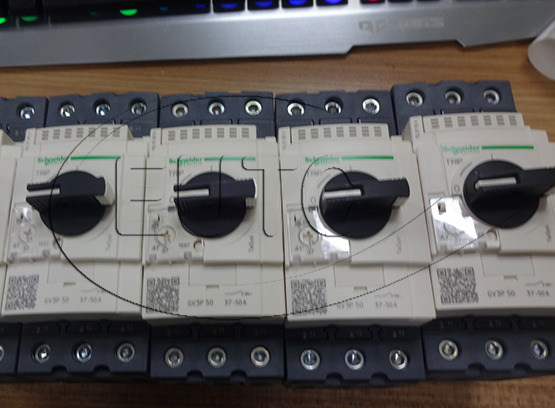 MOTOR CIRCUIT BREAKER