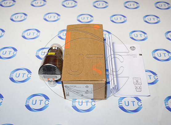 Flush pressure sensor with display