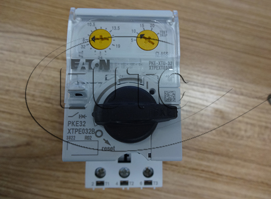 BREAKER MOTOR MOEL PKE32XTU32