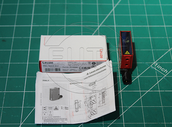 Polarized retro-reflective photoelectric sensor