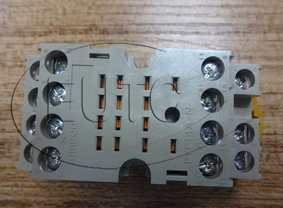 RELAY BASE/ PYF14A-N/ OMRON