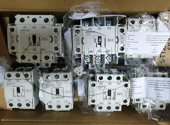 KHỞI ĐỘNG TỪ MITSUBISHI S-T35 220VAC