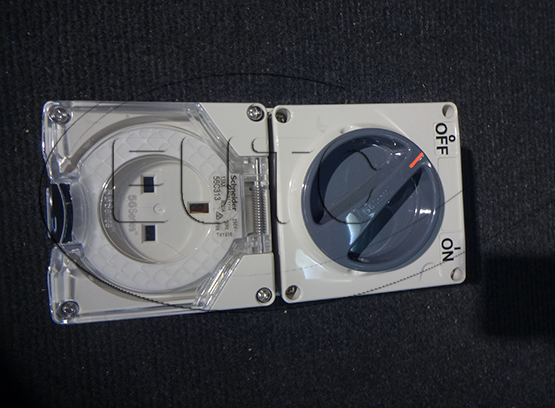 BỘ Ổ CẮM CÓ CÔNG TẮC 3P 12A, IP66
